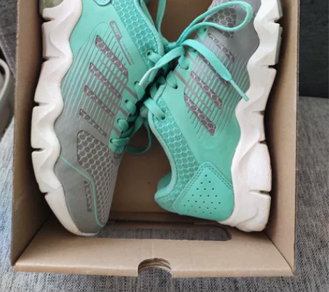 361度的运动鞋，实体店购入，36码，没怎...