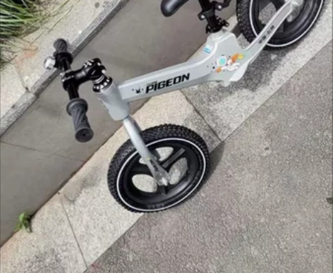 飞鸽品牌全新12寸儿童平衡车无脚踏滑步车单...