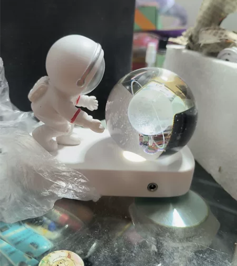 宇航员水晶球小夜灯 全新非偏远包邮,偏远补邮