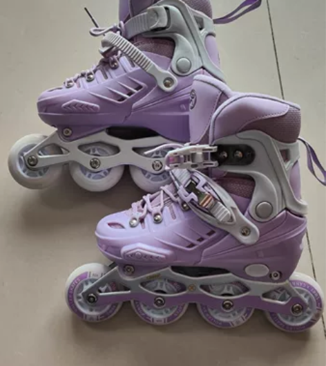 斯威儿童轮滑鞋，几乎全新 京东斯威官方旗舰...