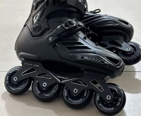 溜冰鞋成人男女大学生直排轮滑鞋高校花式平花...