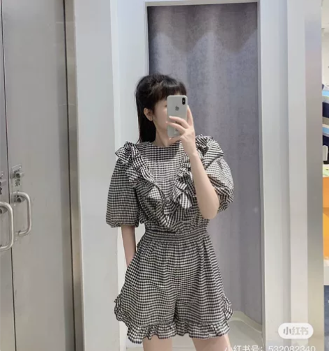 小地素dzzit连体裤，9成新，售出不退，...