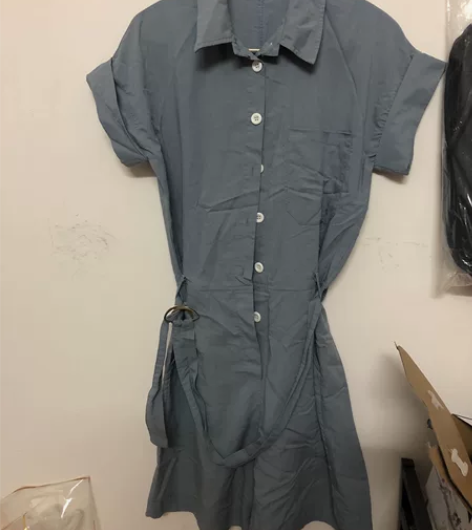 s码宽松连体裤,实际颜色可以参考后面两张图...