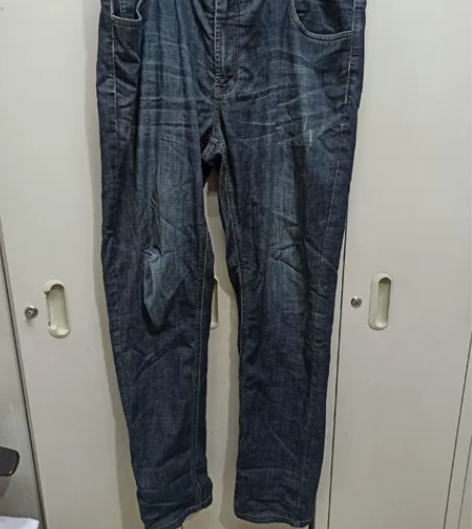 FAR破洞薄款牛仔裤，做工精致，内里包边，...