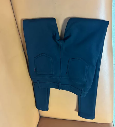 黑色加厚加绒的全新小脚铅笔裤，几乎全新，只...