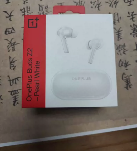 一加耳机Z2，箱说齐全，没有多余的耳塞的。...