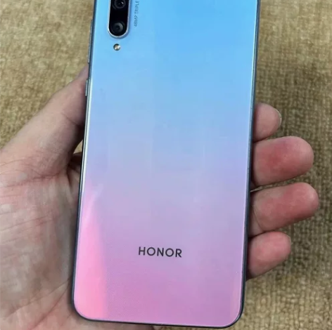 荣耀20青春版全网通8+128GB 九成新...