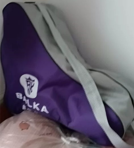 滑冰鞋，全新未用，m号，适合6到12岁，只...