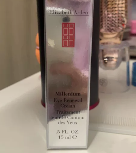 伊丽莎白雅顿银级眼霜 要乳化 太麻烦了 很...