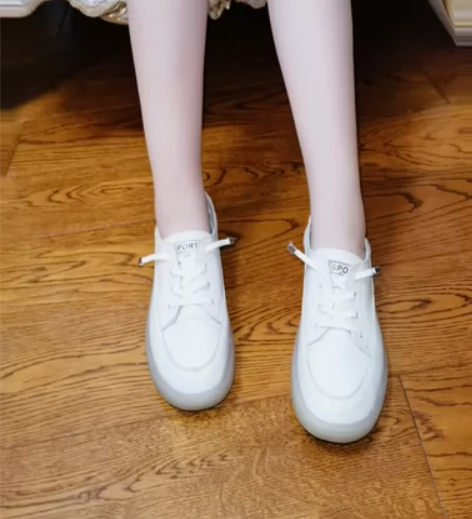 女儿闲置的小白鞋运动鞋，35码，鞋子使用一...