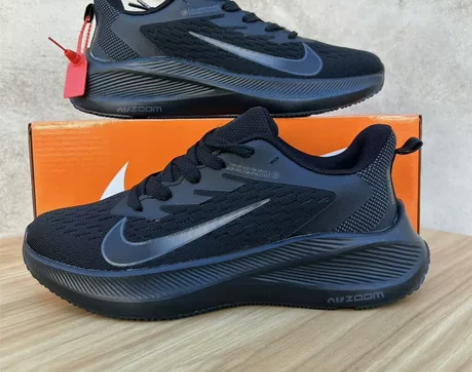 全新耐克运动鞋，跑步鞋，年底清仓，全新转让...