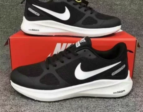 全新未拆！Nike耐克秋冬季运动鞋男鞋登月...