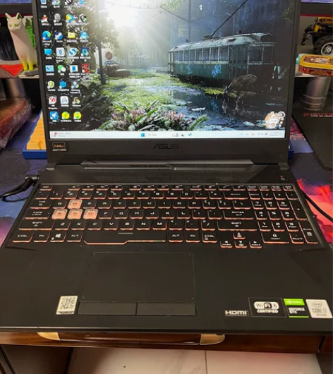 华硕飞行堡垒8，i7-10750H，GTX...