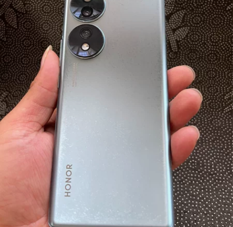 荣耀70 12+256G  大内存 可备用...