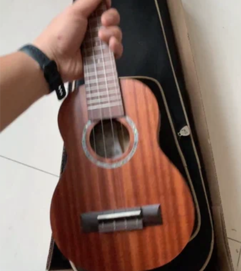 Tom尤克里里tus200青春版  桃花心...