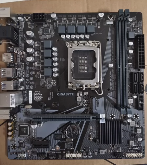 H610M 几乎全新，挡板，主板都是技嘉H...