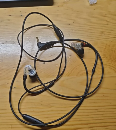 森海塞尔有线耳机，无说无盒，纯自用 感兴趣...