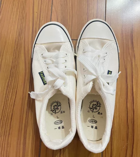 双星.38码.穿过一次.50转让 感兴趣的...