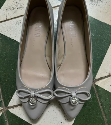 单鞋一双，闲置出售。不退不换，收货后请记得...