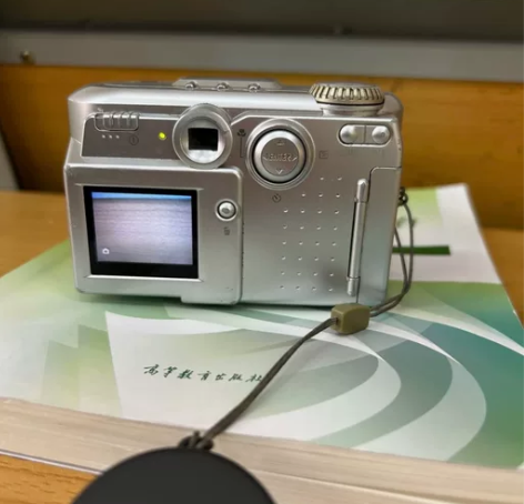 国产爱国者A340 可拍照可录视频送相机包...