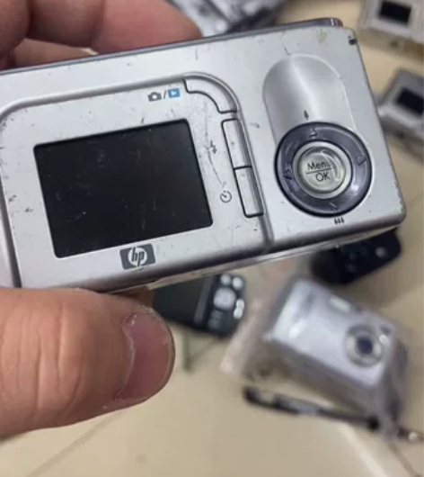 惠普E217数码相机  配件机 新旧如图，...