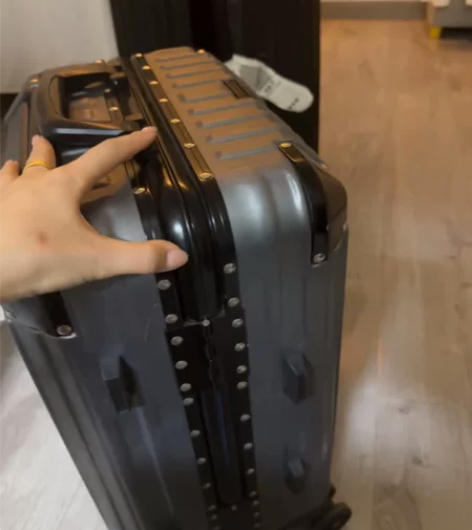 20寸 用过3次里外干净很新100??几乎...