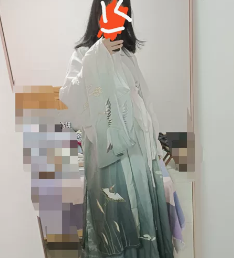 恋霜 岳阳楼记汉服 可直拍，放假回来发货 ...