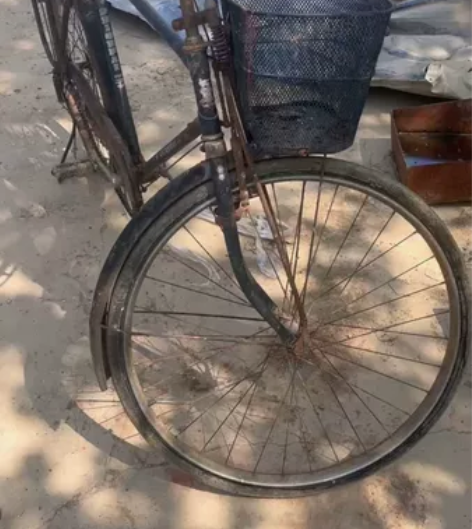 二八大杠，老车，多少年的车子了 感兴趣的话...