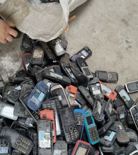 诺基亚，保证真机，没电池，没后盖，主板芯片...