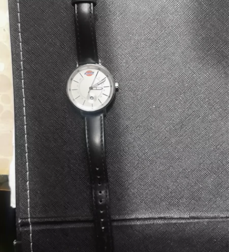 dickies手表，没带两次，不知道为什么...