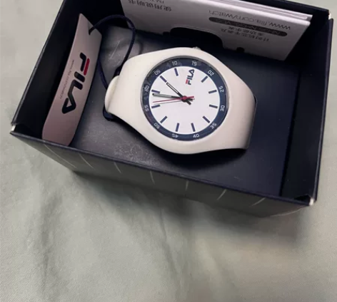 斐乐手表全新一次都没带过，包装盒吊牌都在，...