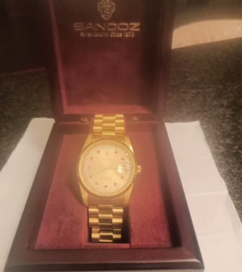 前几年在国际广场山度士实体店购入瑞士机械手...