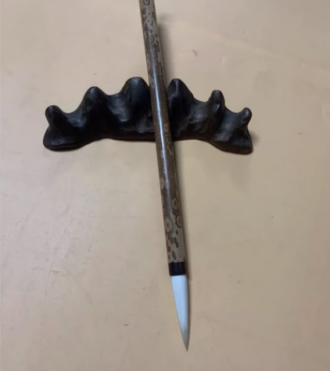 细嫩光锋纯羊毫，笔头笔锋透亮，黑子明显，细...