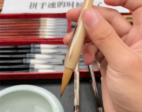 轩义堂小花牛角中楷，出锋3.1，请看好下单...