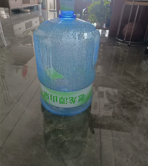 老龙潭山泉水桶，空桶三个，10元一个。要的...