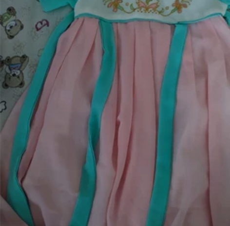 女童衣柜清理，大多数都是商超专柜购。除了第...