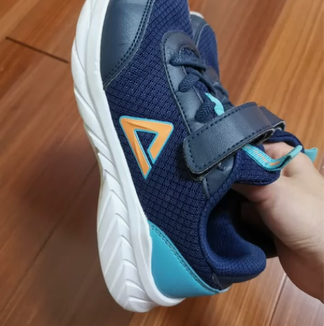 匹克33码。新旧如图，不议价不退换，包邮 ...