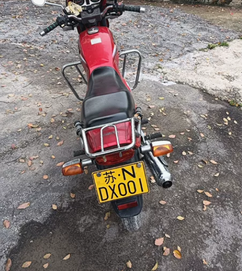 出一台自用铃木钻豹摩托车，发动机好，省油，...