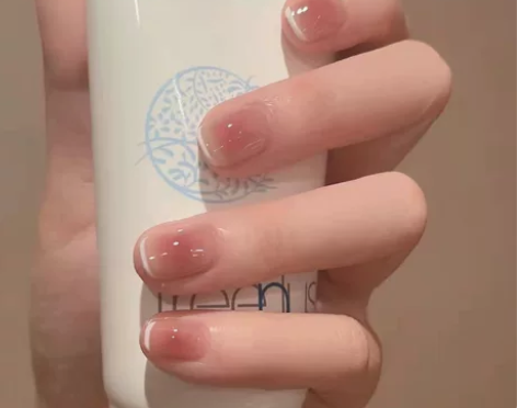 【福利】穿戴甲美甲短款腮红冰透裸色可爱风短...