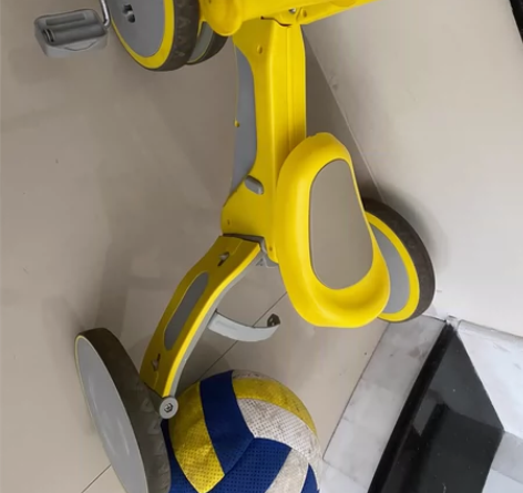 700kids 小米众筹的变形车，可以做三...