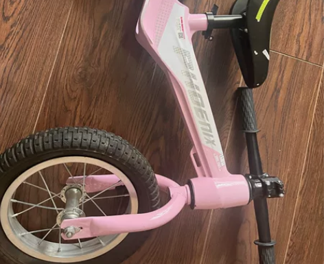 平衡车，保护的还不错，划痕不多，孩子大了用...