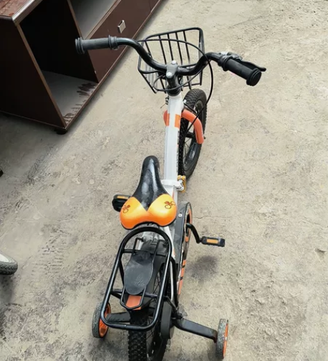 九成九新的永久儿童自行车便宜卖 感兴趣的话...