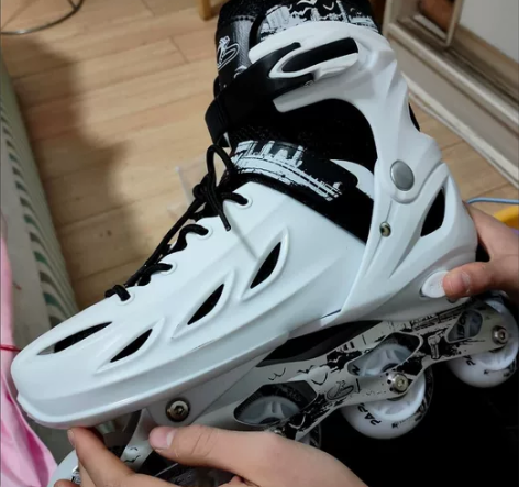 【邮费包出】【48小时发货】溜冰鞋成人旱冰...