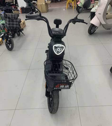 二手48V雅迪电动车出售，9.5成新四个大...