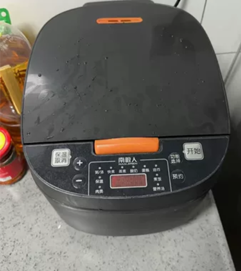 电饭煲  准备搬家了不好拿 内胆有个新的 ...