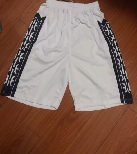 全新篮球短裤，便宜出了，7分裤，面料舒服透...