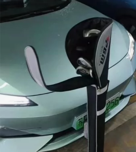 高尔夫球杆—老公很多年前用的，闲置了几年了...