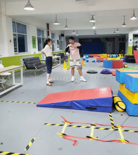 迈奇冲冲 青少年体适能 课包 原价 200...
