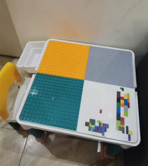 纽奇 游戏桌 全套 50元自提整套，桌?椅...