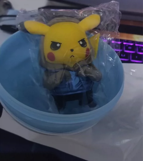 商场扭蛋机抽的，已经有了一个同款了，这个出...